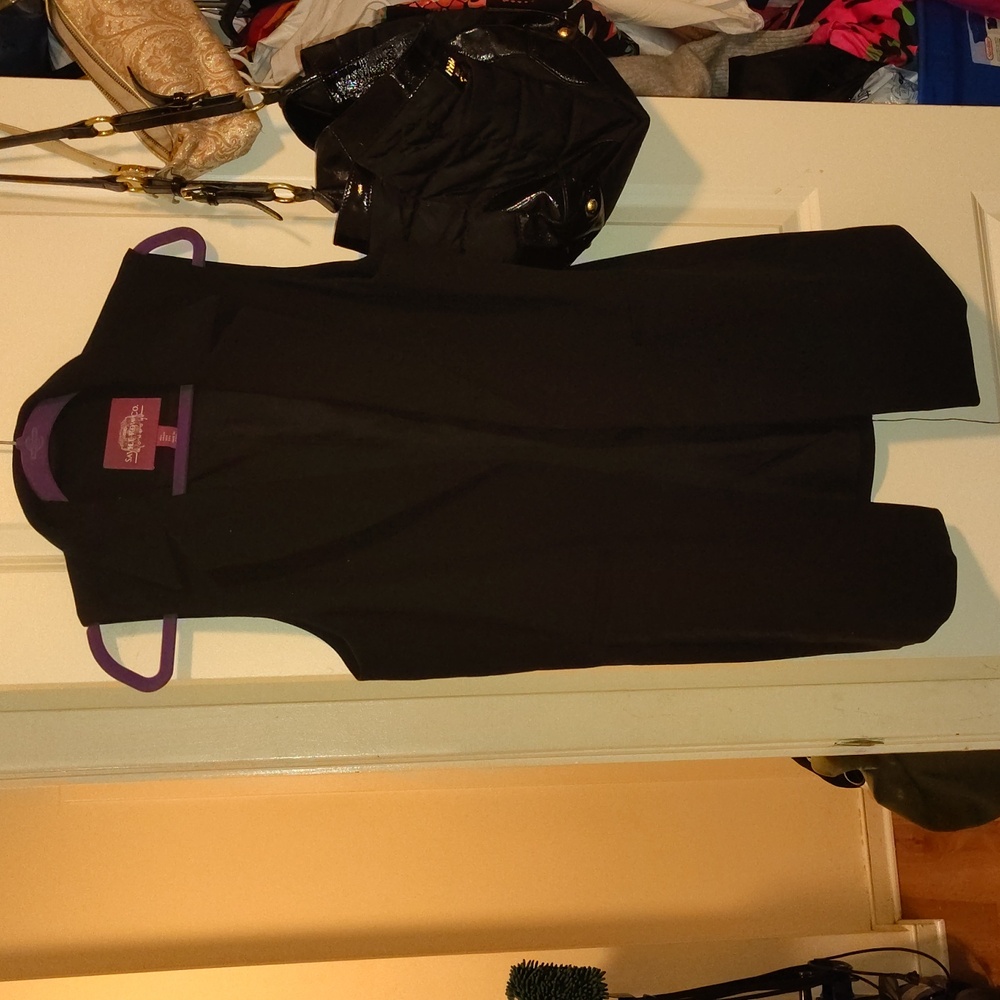 Black sleeveless vest